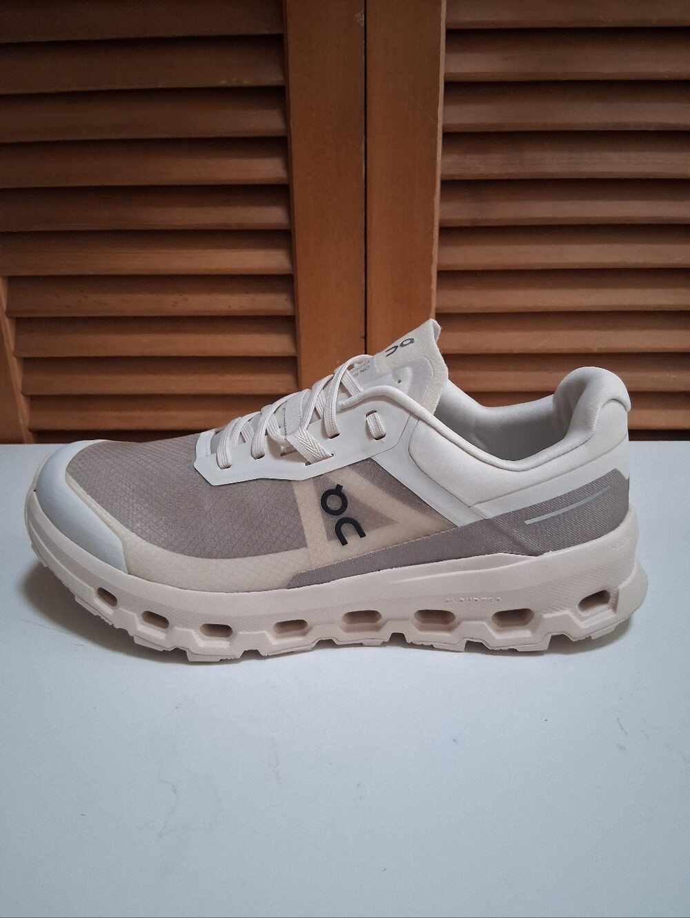 On Running Cloudvista 2 Cream / Desert Women's Trail Running Shoe * Size: 8.5